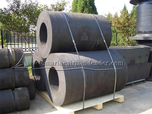 गुणवत्ता  Cylindrical Marine Rubber Fender Bolted Installation For Offshore फैक्टरी