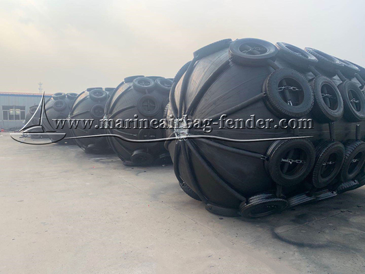 जहाजों के लिए 50kpa 80kpa वायवीय रबर फेंडर डॉक और जहाज