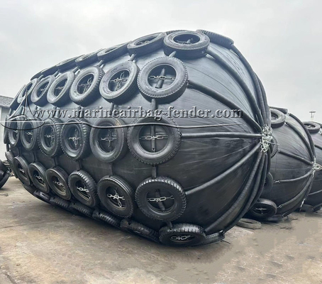 झटका अवशोषण वायवीय रबर फेंडर काला विश्वसनीय inflatable समुद्री फेंडर