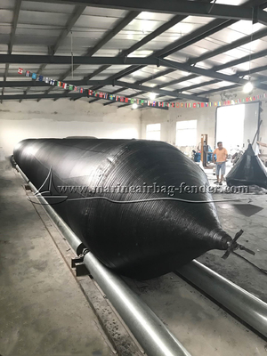 आकार अनुकूलित समुद्री एयरबैग विरोधी फाड़ना काला inflatable रबर एयरबैग